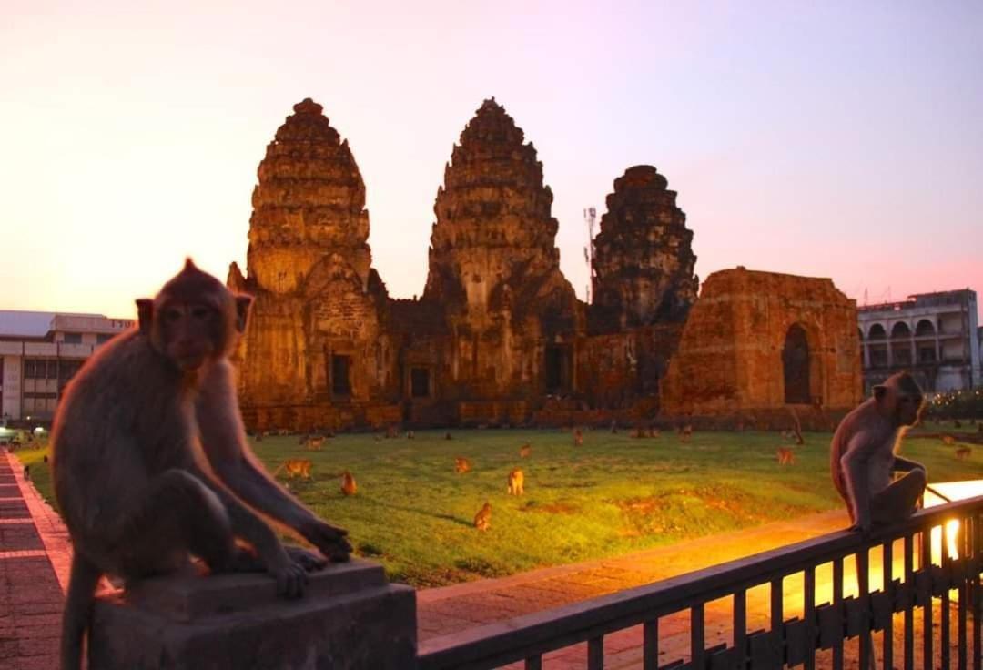 Pee Homestay Lopburi Ban Tha Krayang Exterior photo