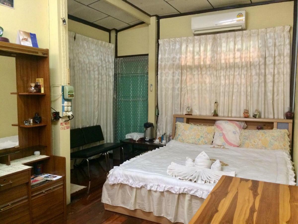 Pee Homestay Lopburi Ban Tha Krayang Exterior photo